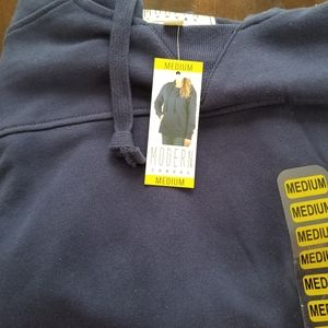 Sweatshirt w/ hoodie